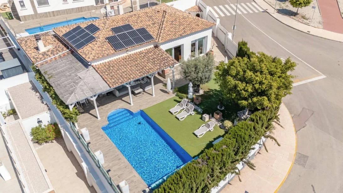 Independent Villa In San Fulgencio - Image 2
