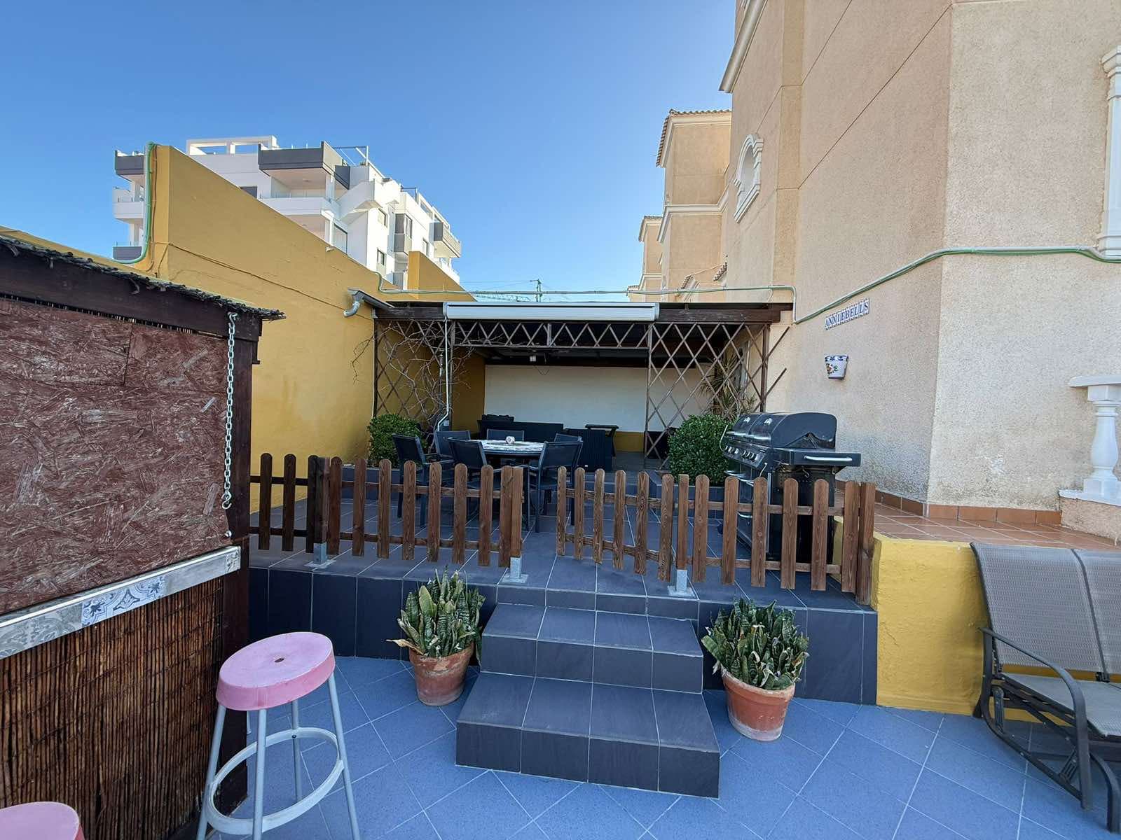 Luxery Detached Villa In Los Altos - Image 8