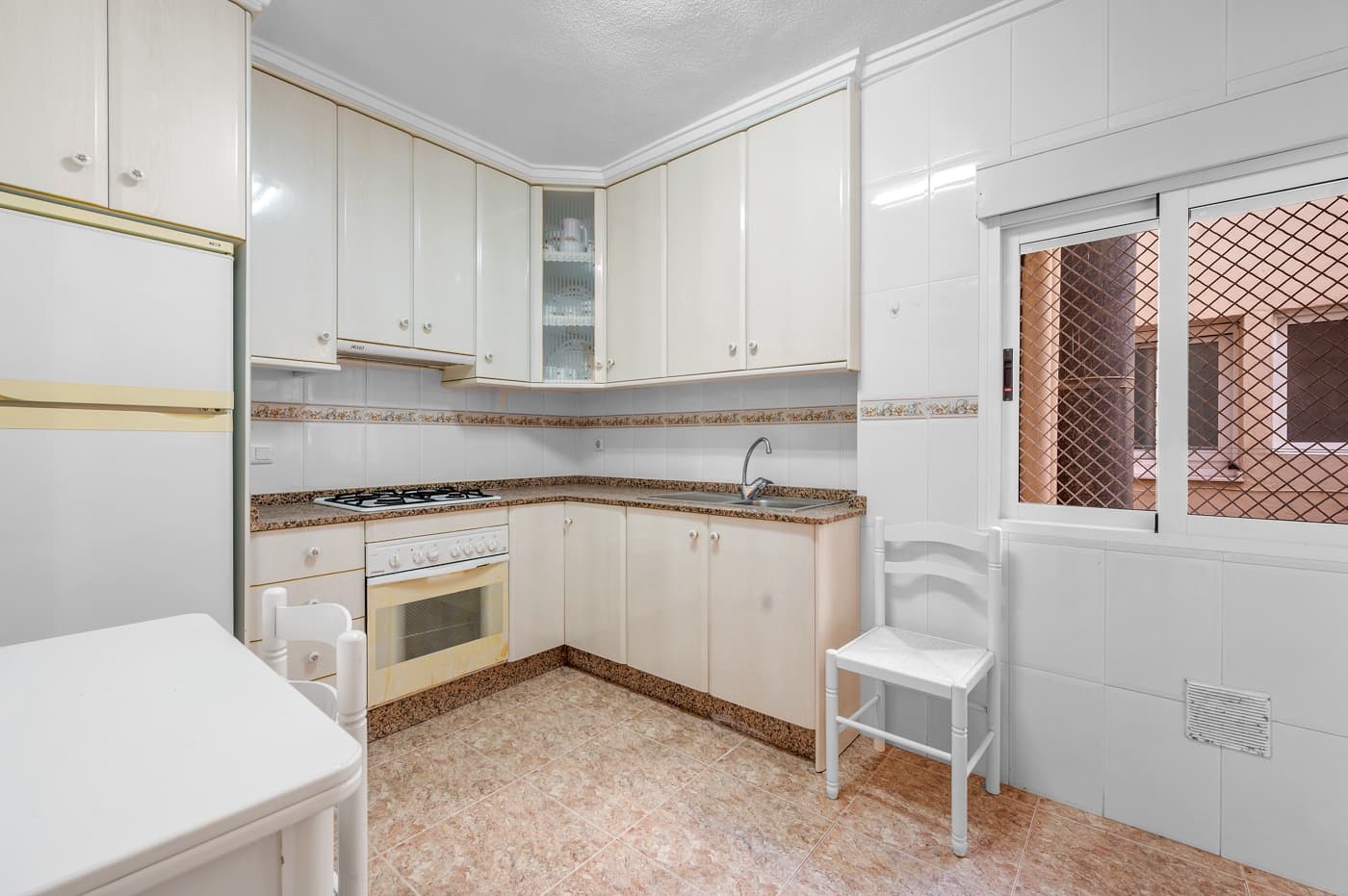 Apartment In Torrevieja - Image 7
