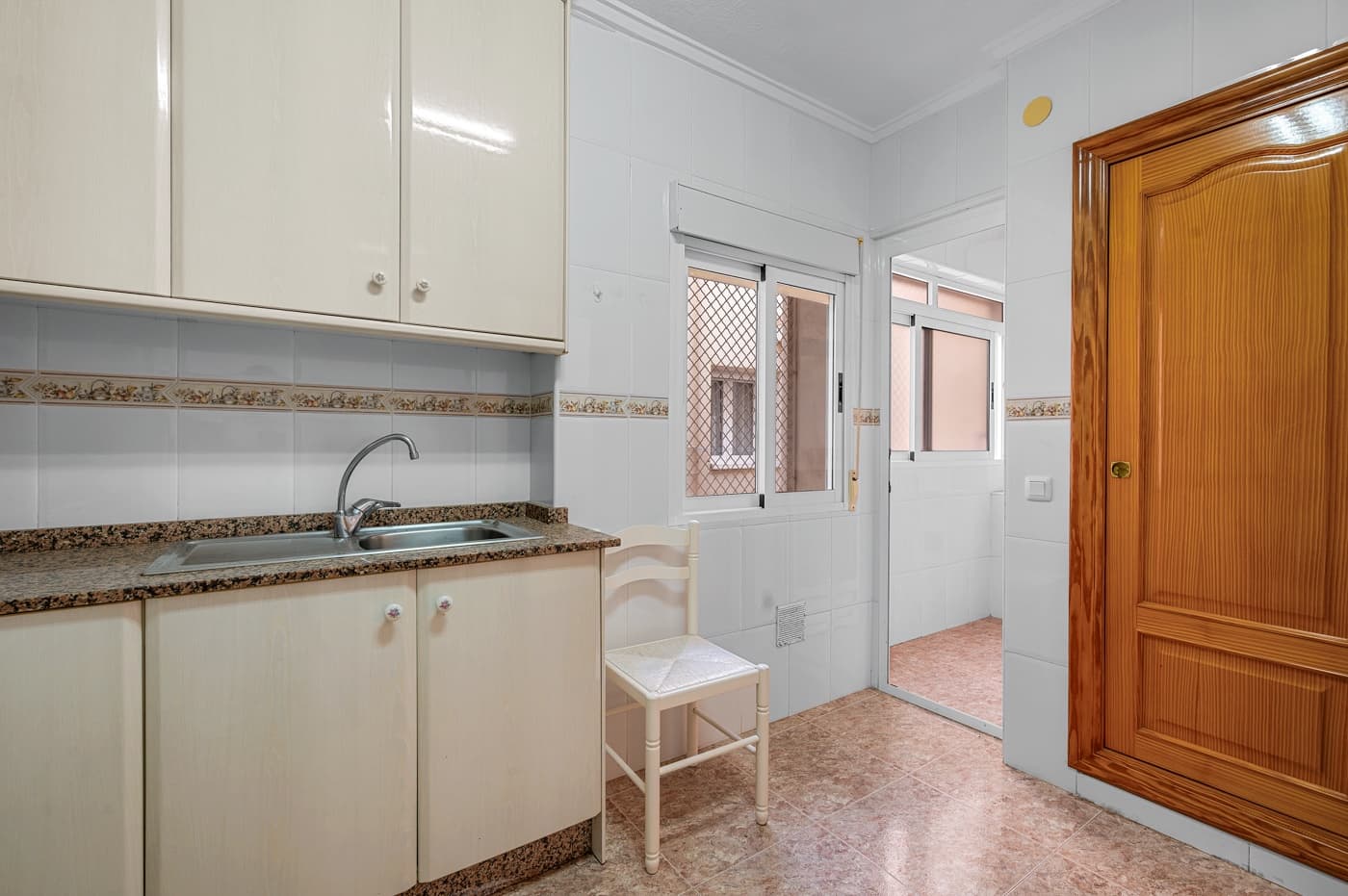 Apartment In Torrevieja - Image 9