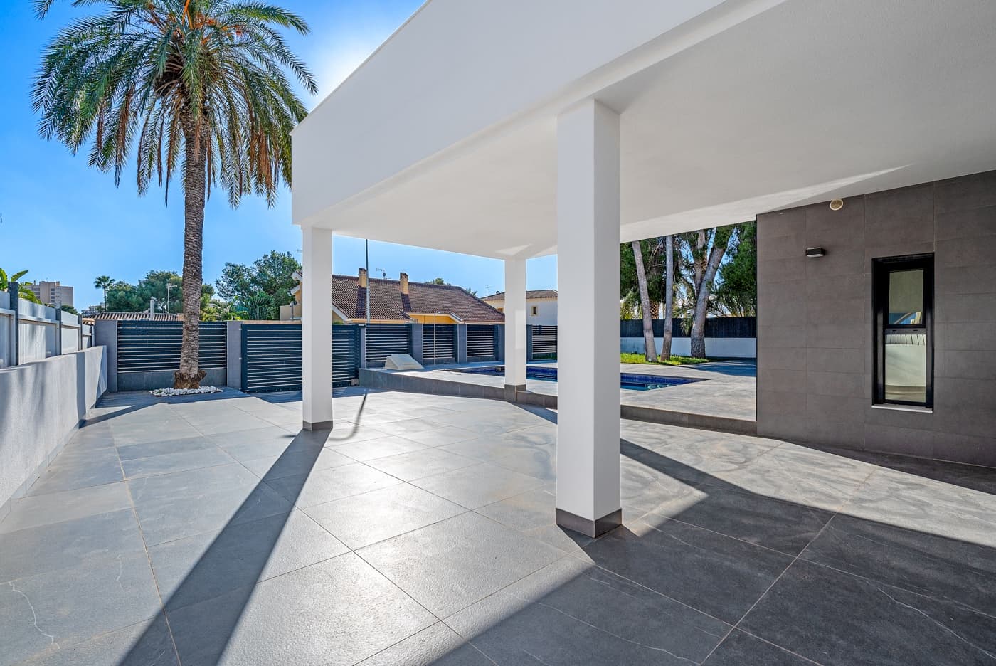 Villa In Campoamor - Image 2
