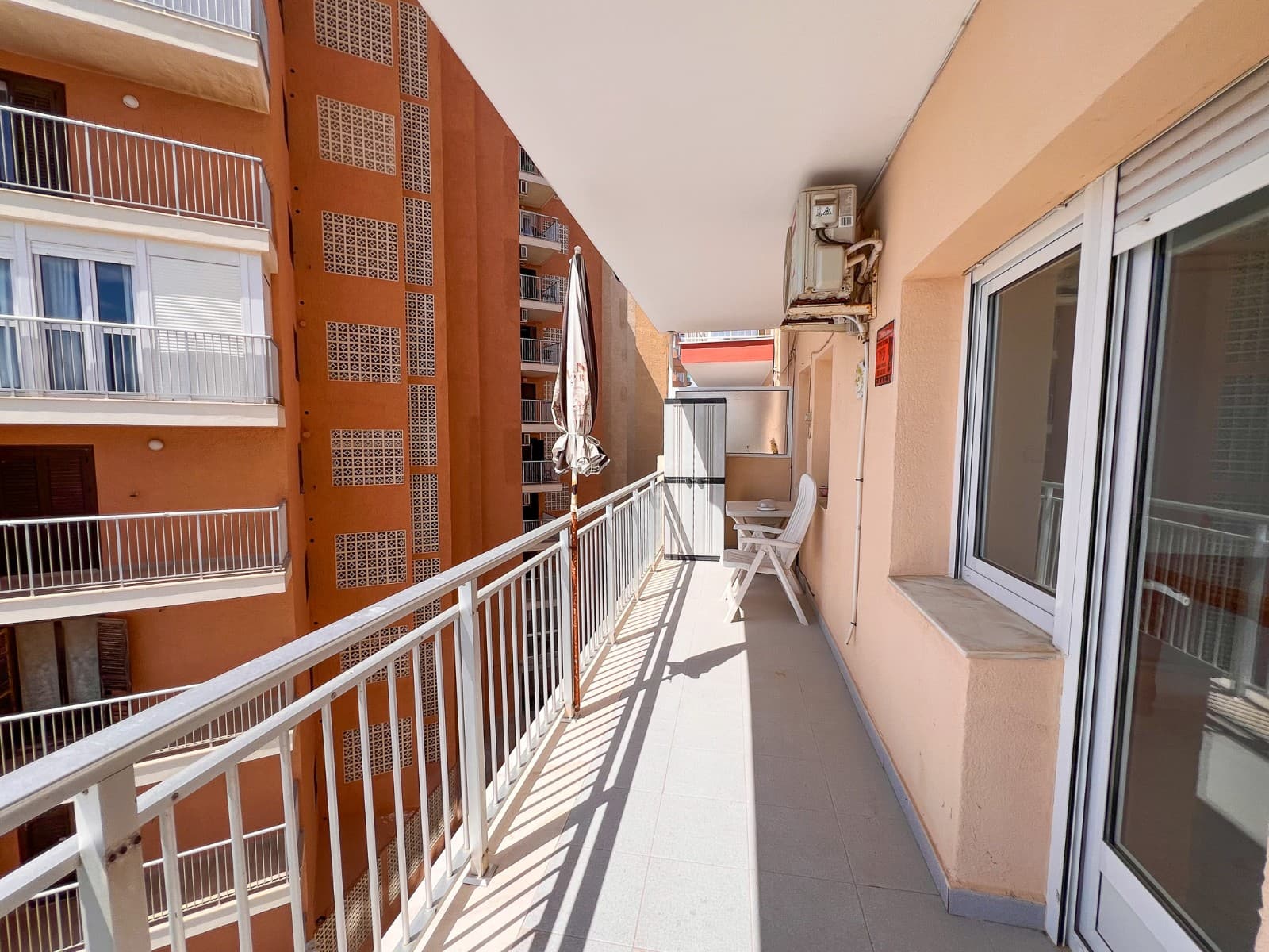Apartment In Torrevieja - Image 3
