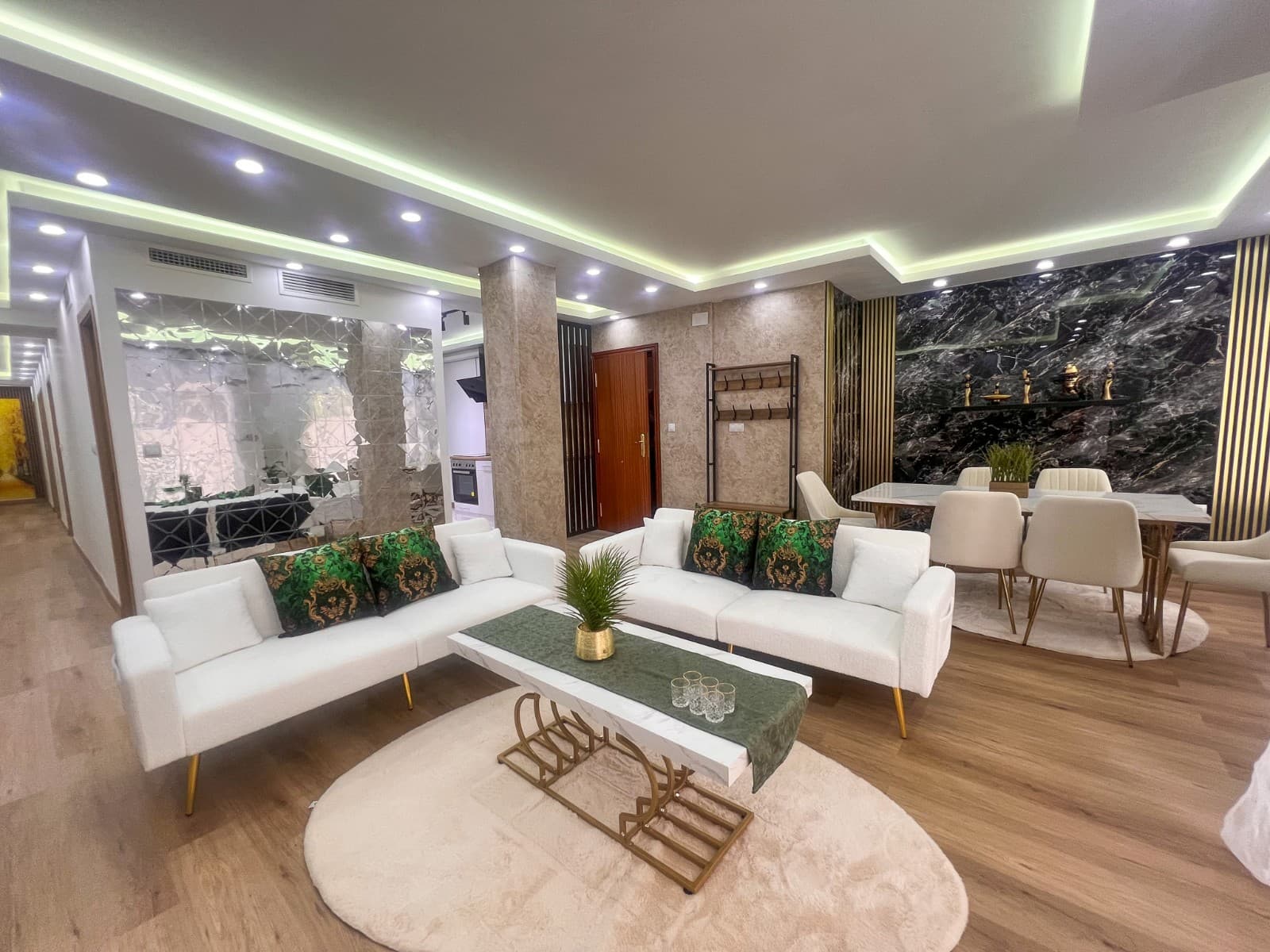 Apartment In Torrevieja - Image 2