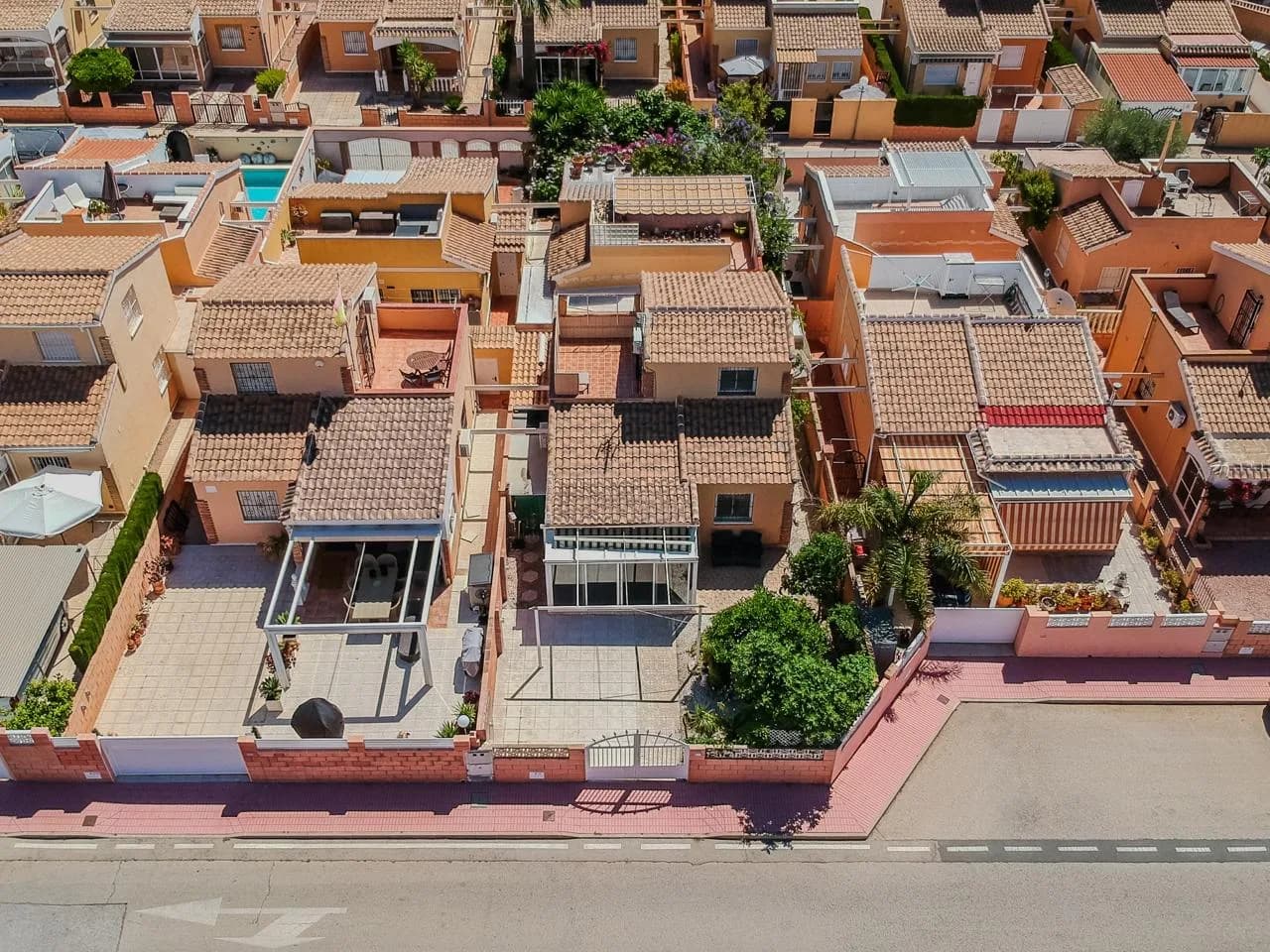 Chalet Independiente Con Amplio Jardín En Las Chismosas