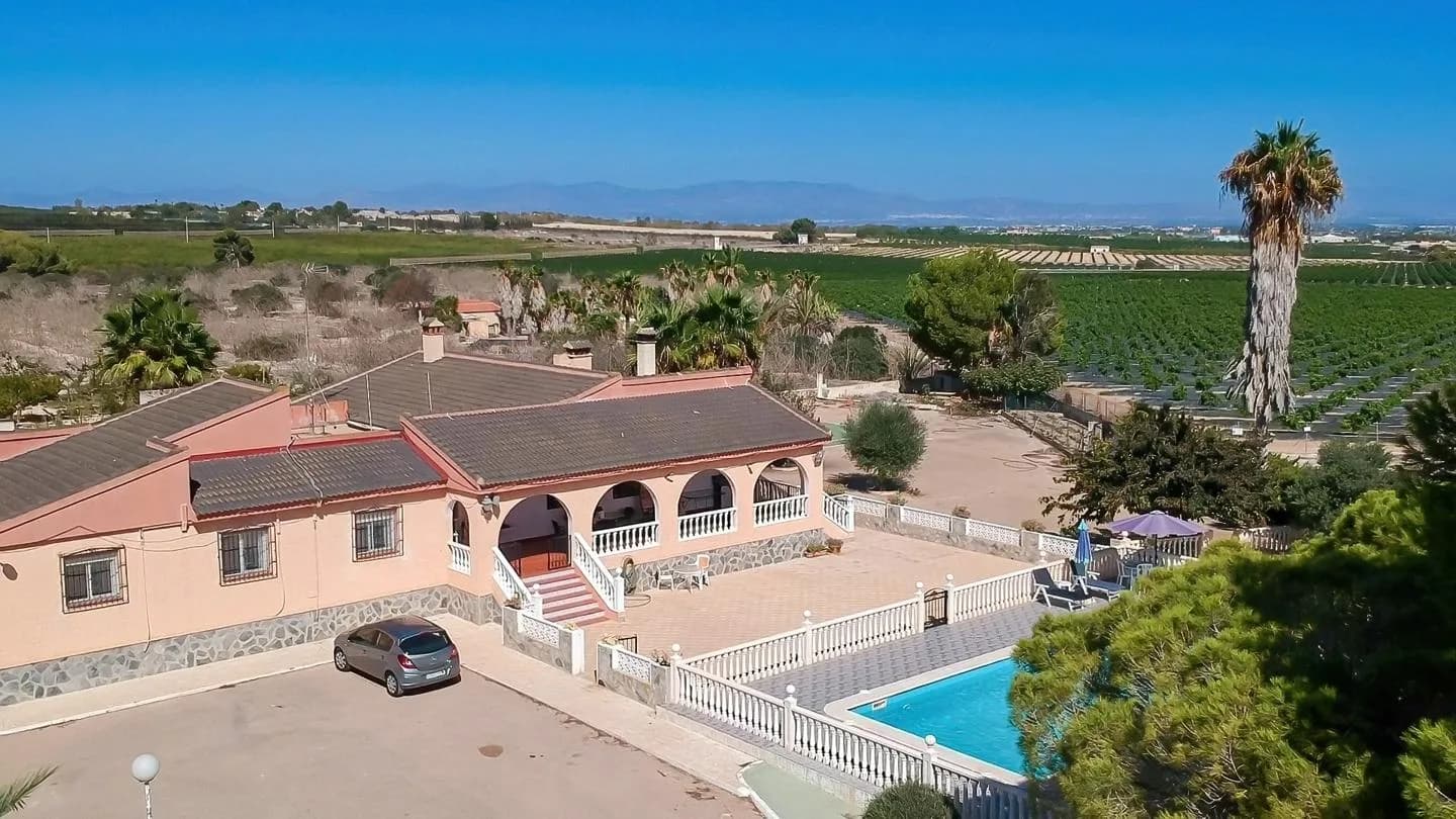 Gran Finca Con Chalet Independiente Y Piscina En Algorfa - Image 4