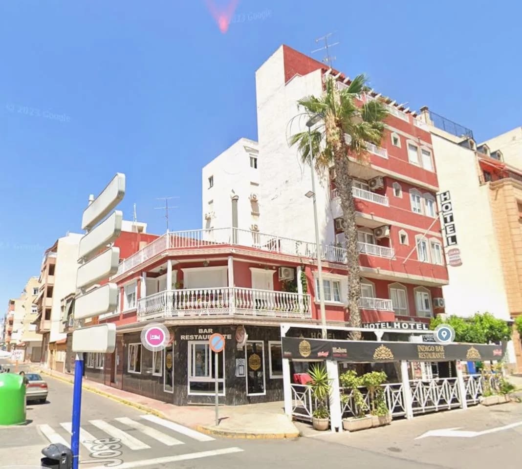 En Venta Hotel De 1 Estrella A 800m Del Mar En Torrevieja