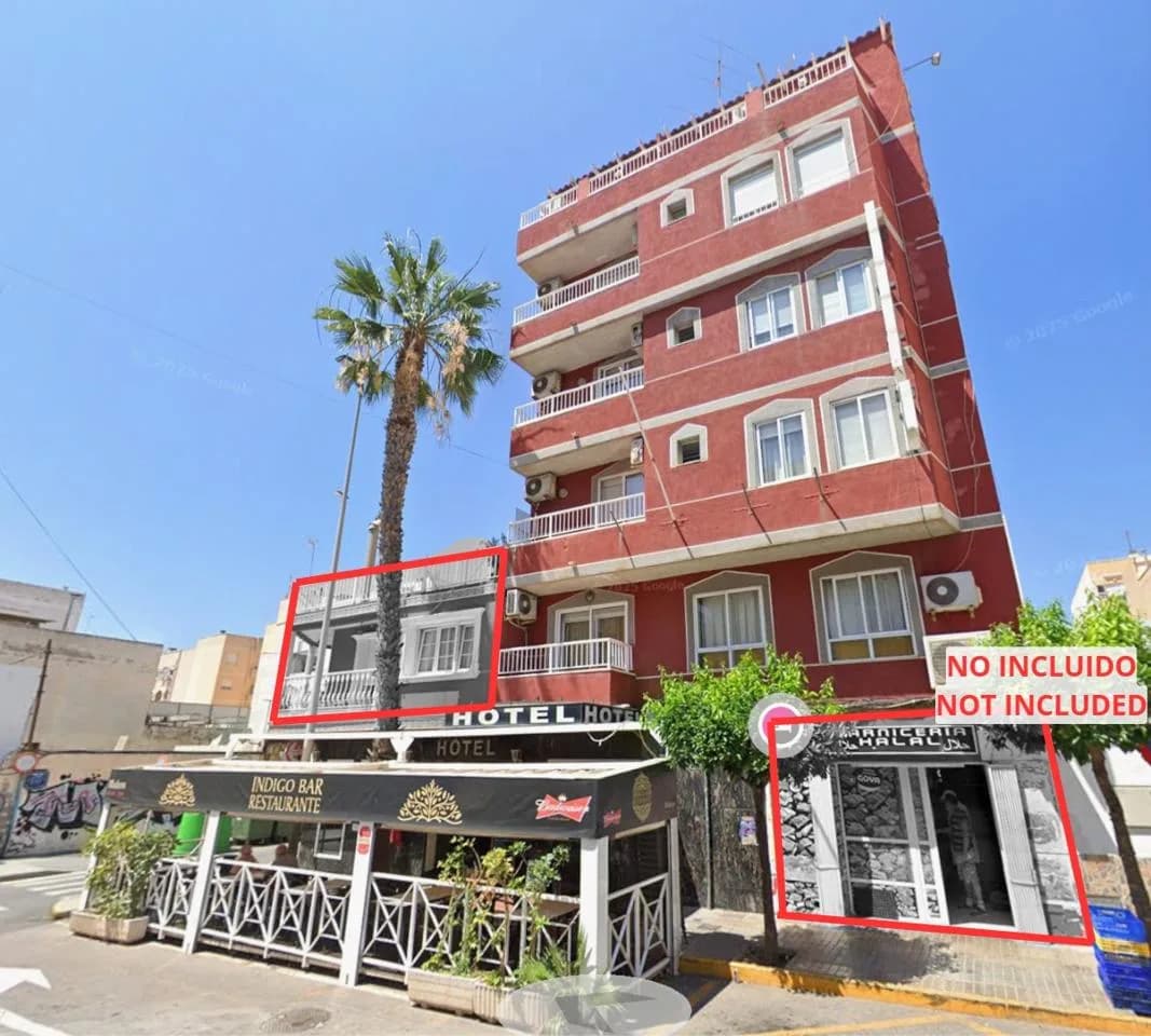En Venta Hotel De 1 Estrella A 800m Del Mar En Torrevieja - Image 2