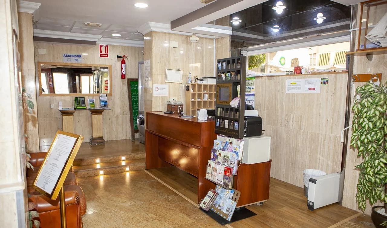 En Venta Hotel De 1 Estrella A 800m Del Mar En Torrevieja - Image 8