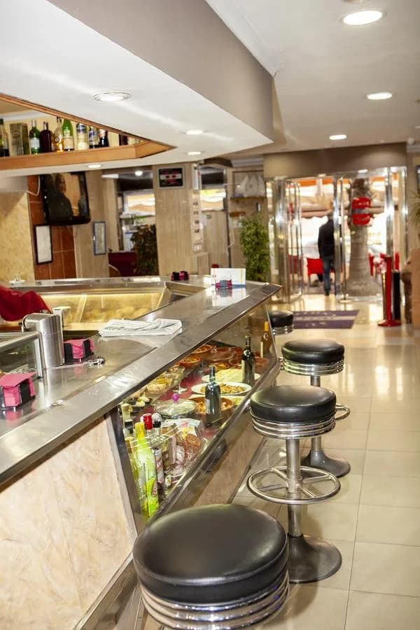 En Venta Hotel De 1 Estrella A 800m Del Mar En Torrevieja - Image 9