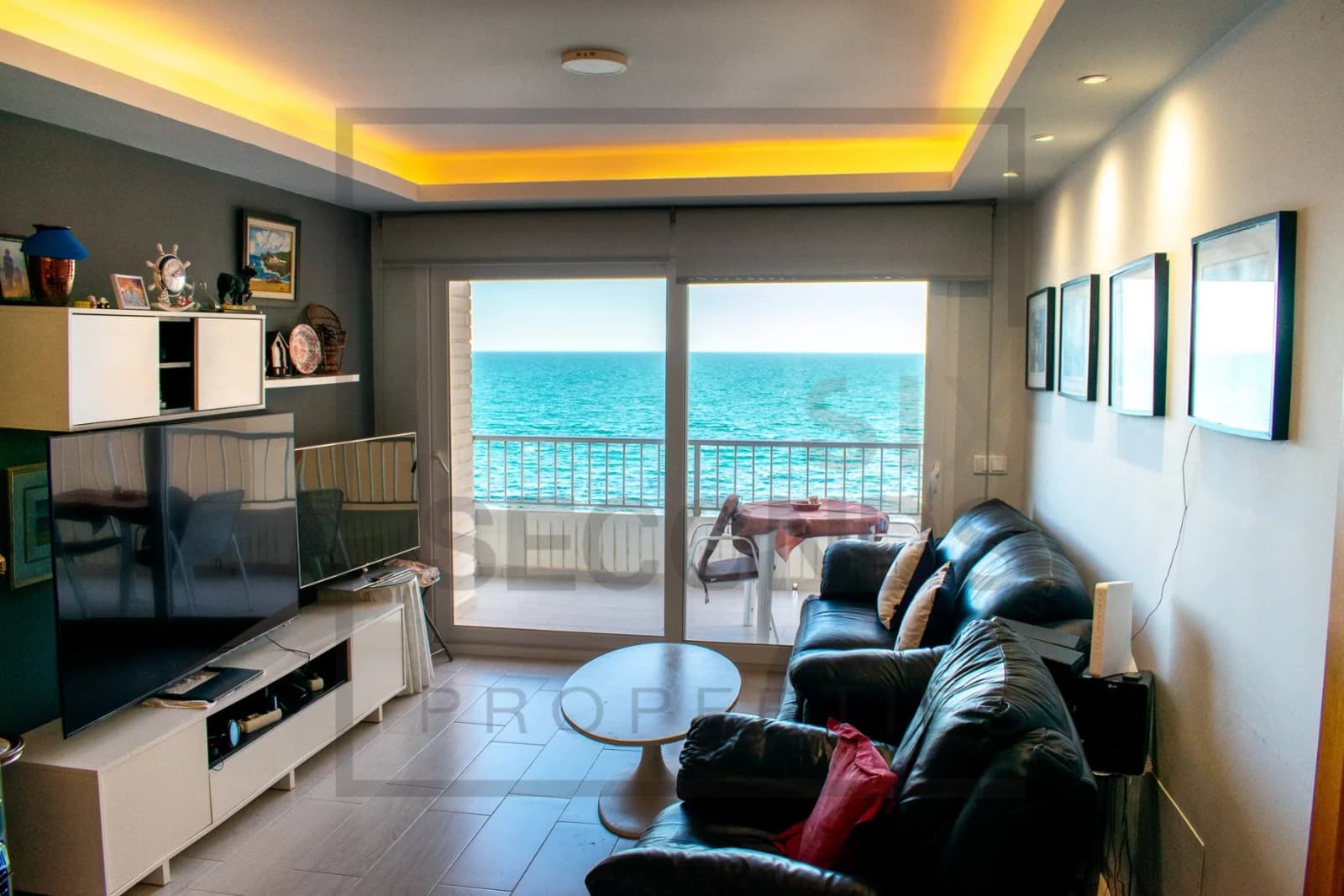 Apartment de 3 dormitorios en venta en Torrevieja, Alicante - Image 3