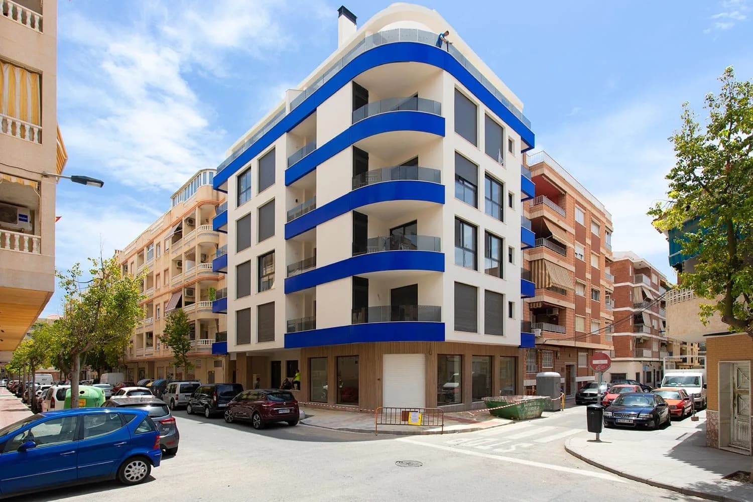 Apartment de 2 dormitorios en venta en Torrevieja, Alicante - Image 2