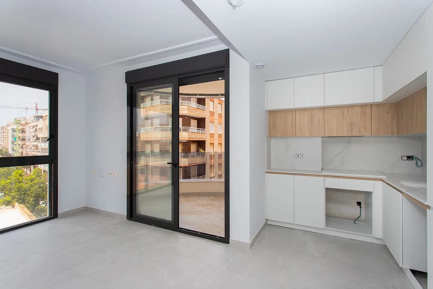 Apartment de 2 dormitorios en venta en Torrevieja, Alicante - Image 7
