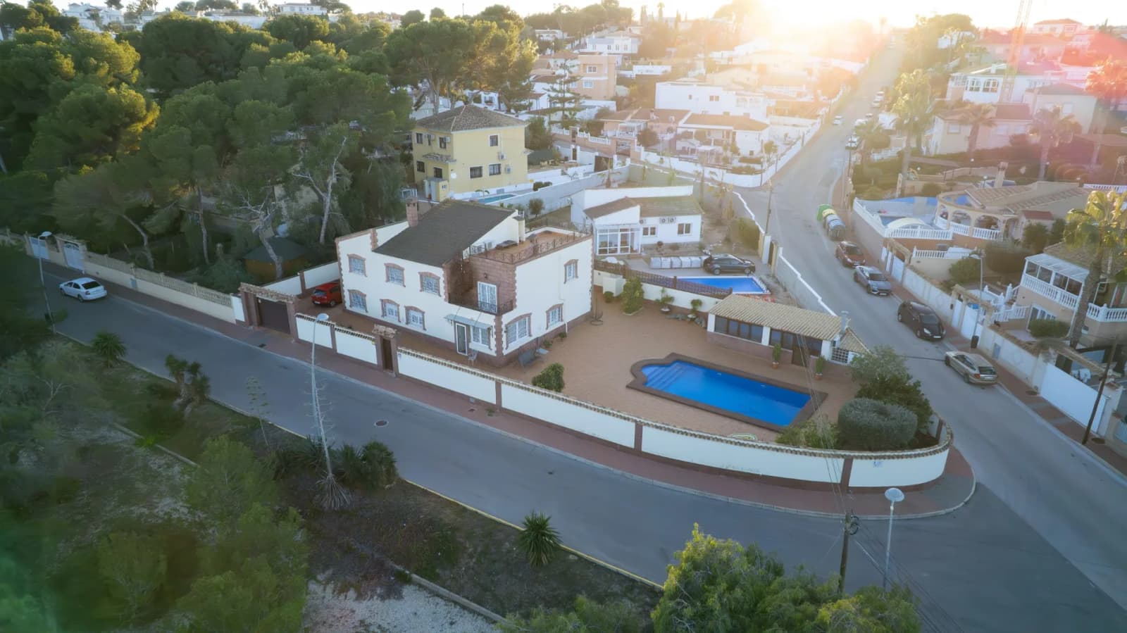 Semi-detached Villa In Torrevieja