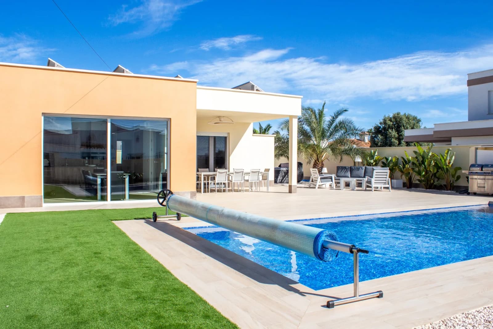 Semi-detached Villa In Torrevieja