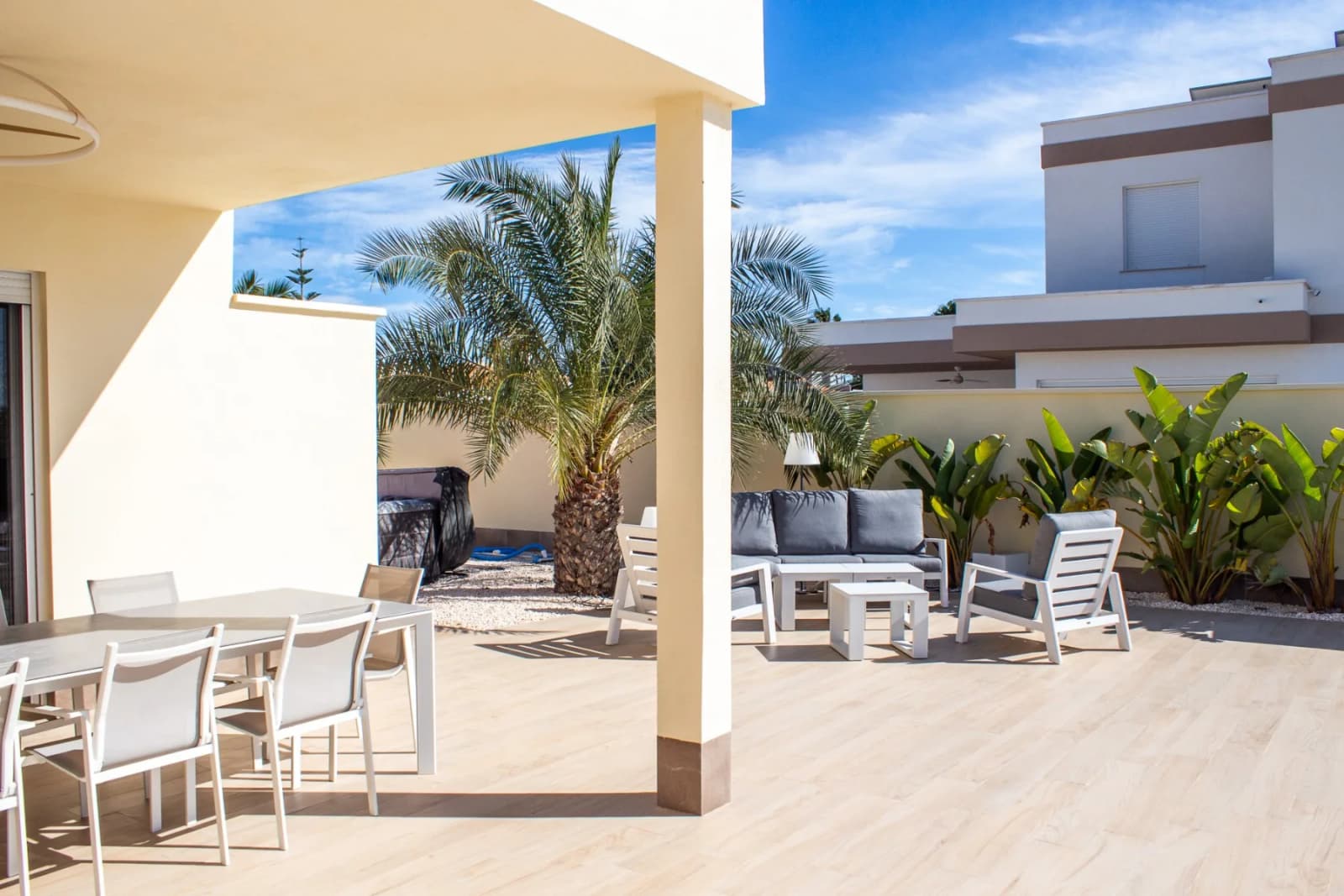 Semi-detached Villa In Torrevieja - Image 7