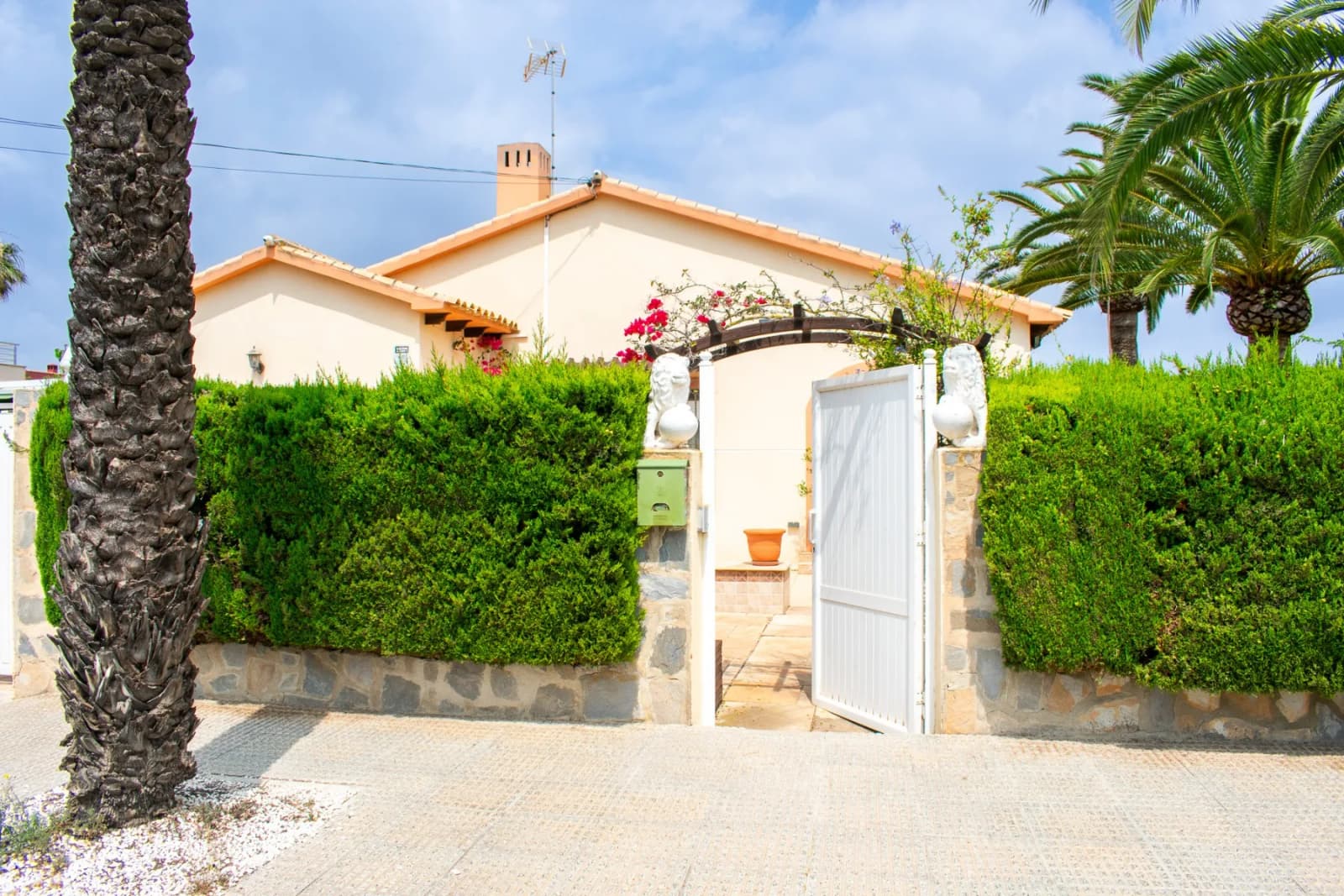 Independent Villa In Orihuela Costa - Image 4