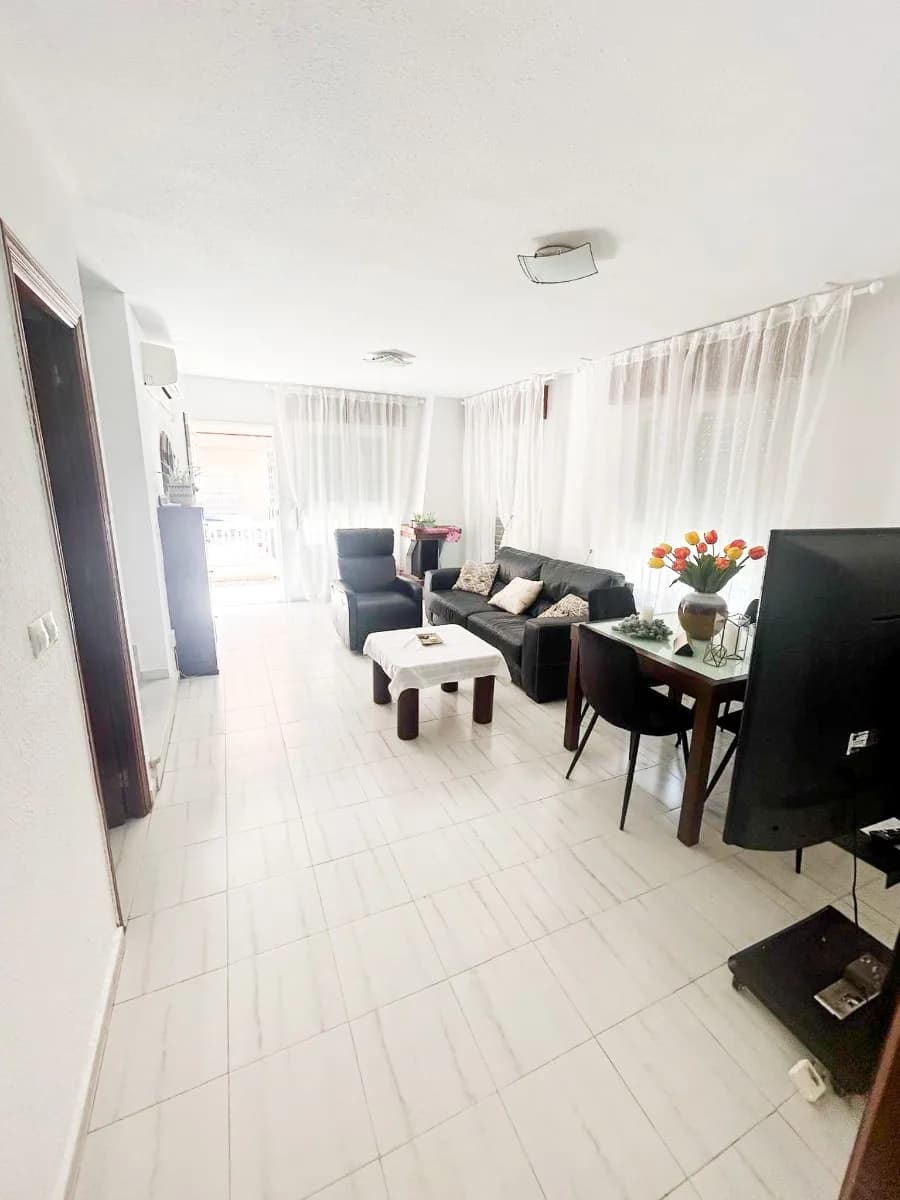 Duplex de 3 dormitorios en venta en Torrevieja, Alicante - Image 4