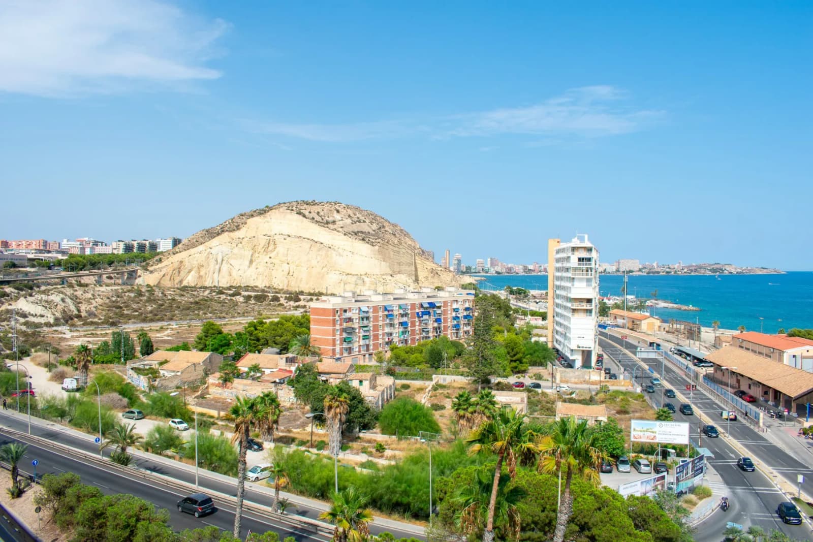 Villa de 2 dormitorios en venta en Alicante - Image 4
