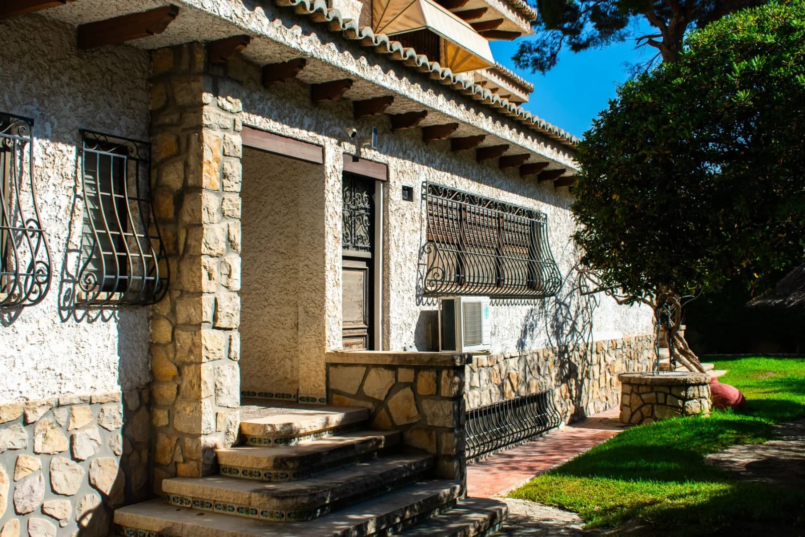 Independent Villa In Alicante - Image 6