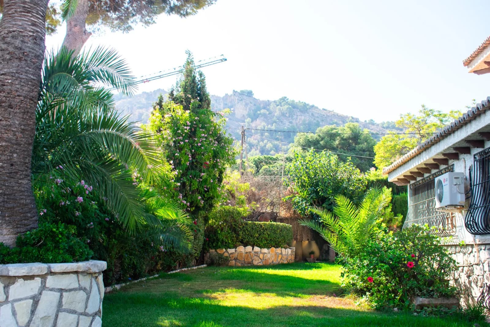 Independent Villa In Alicante - Image 7