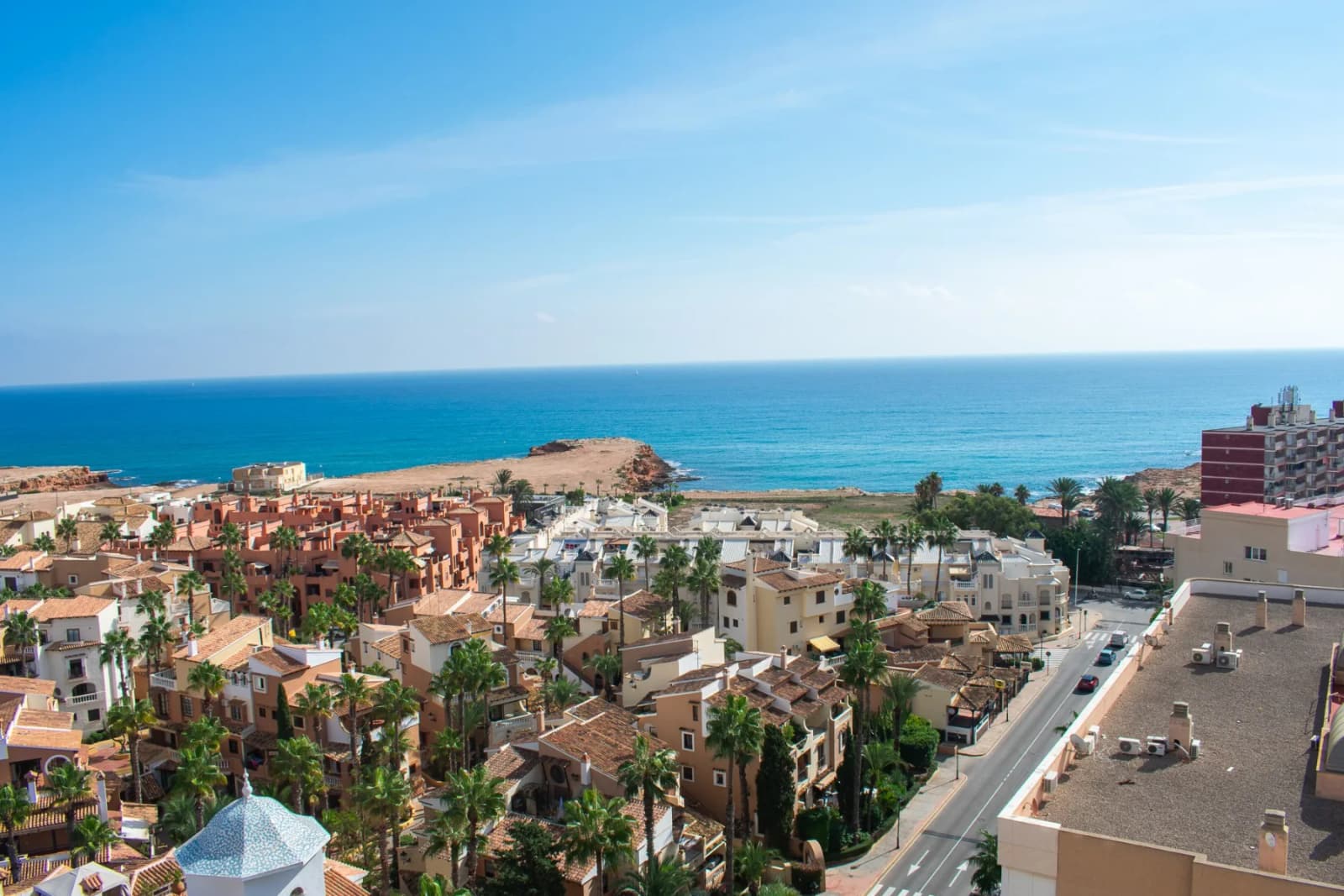 Apartment de 3 dormitorios en venta en Torrevieja, Alicante - Image 2