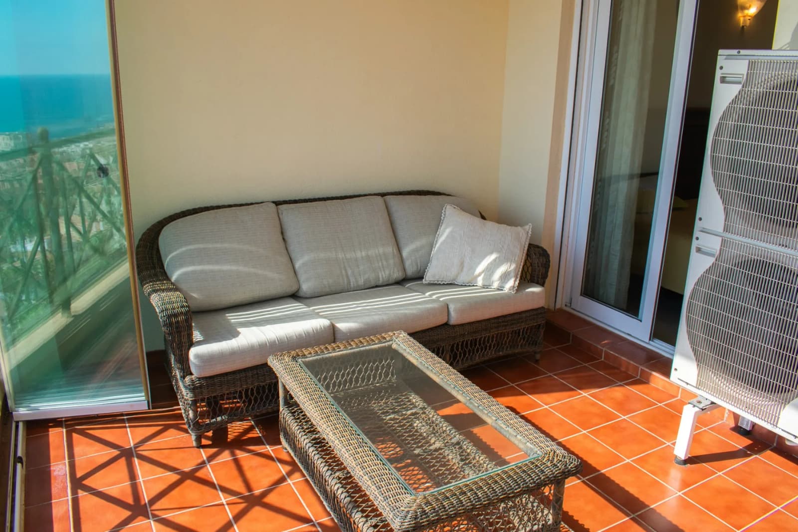 Apartment de 3 dormitorios en venta en Torrevieja, Alicante - Image 6