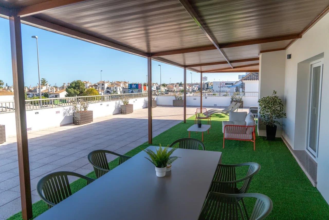 Villa de 3 dormitorios en venta en Orihuela Costa, Alicante - Image 3