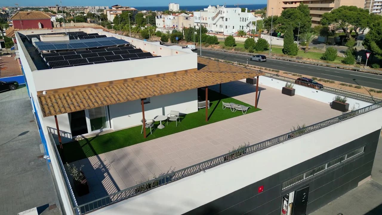 Villa de 3 dormitorios en venta en Orihuela Costa, Alicante - Image 6