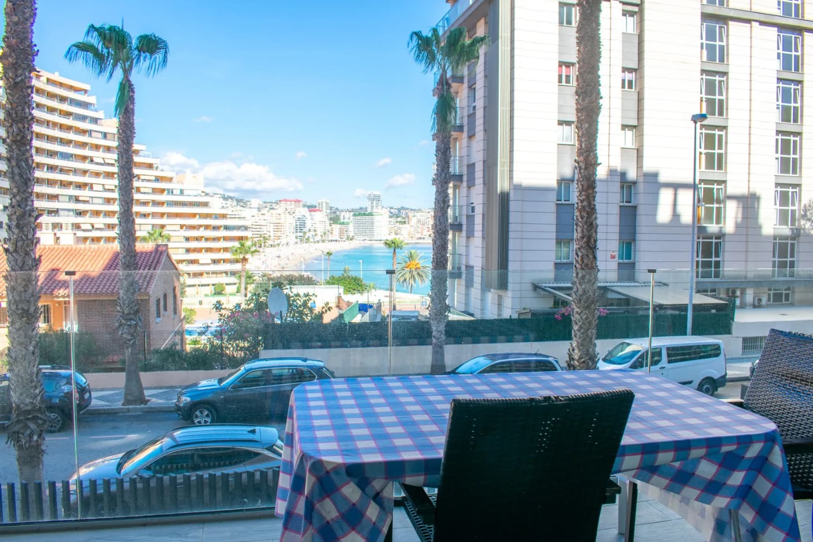 Apartment de 2 dormitorios en venta en Calpe, Alicante - Image 3