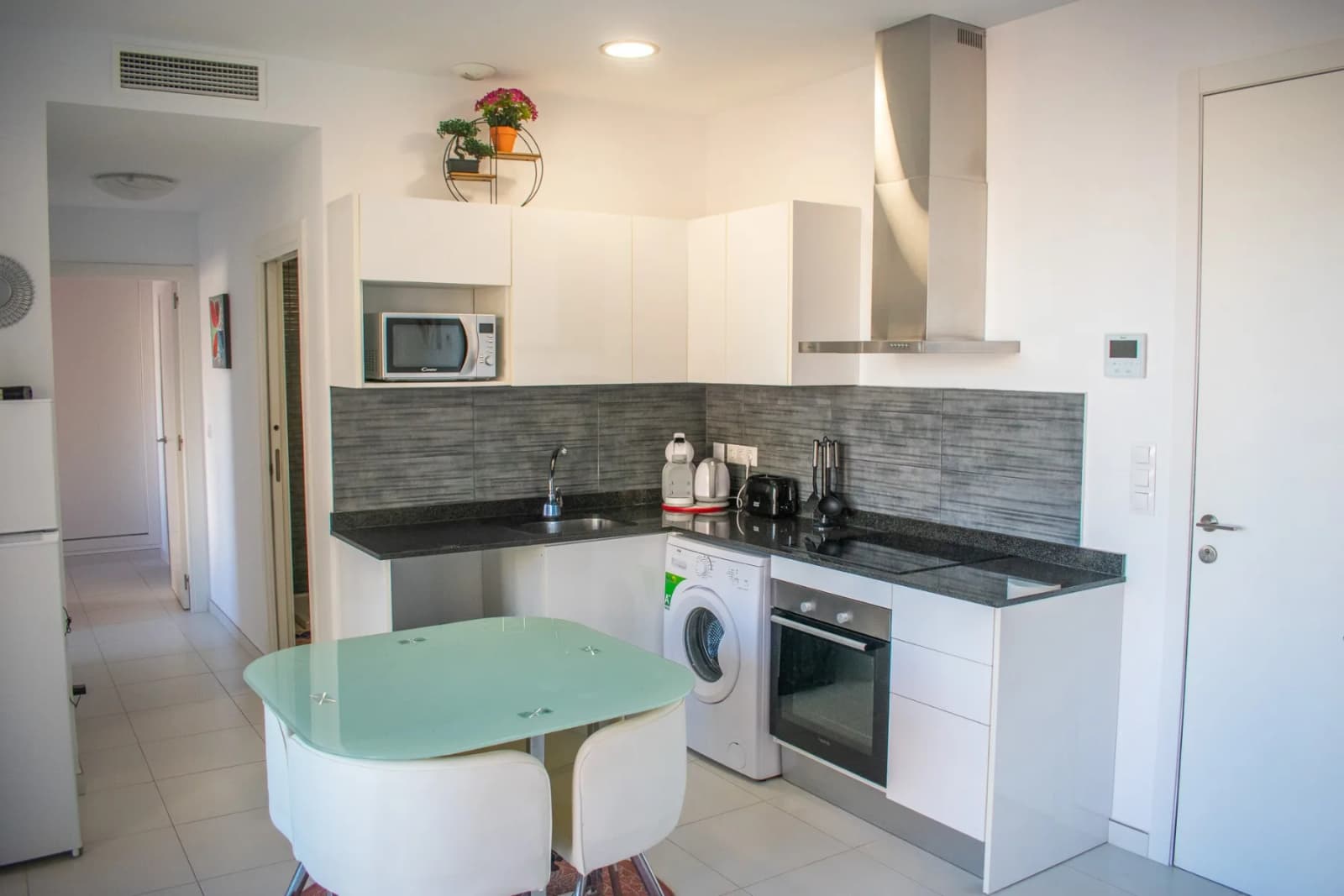 Apartment de 2 dormitorios en venta en Calpe, Alicante - Image 9