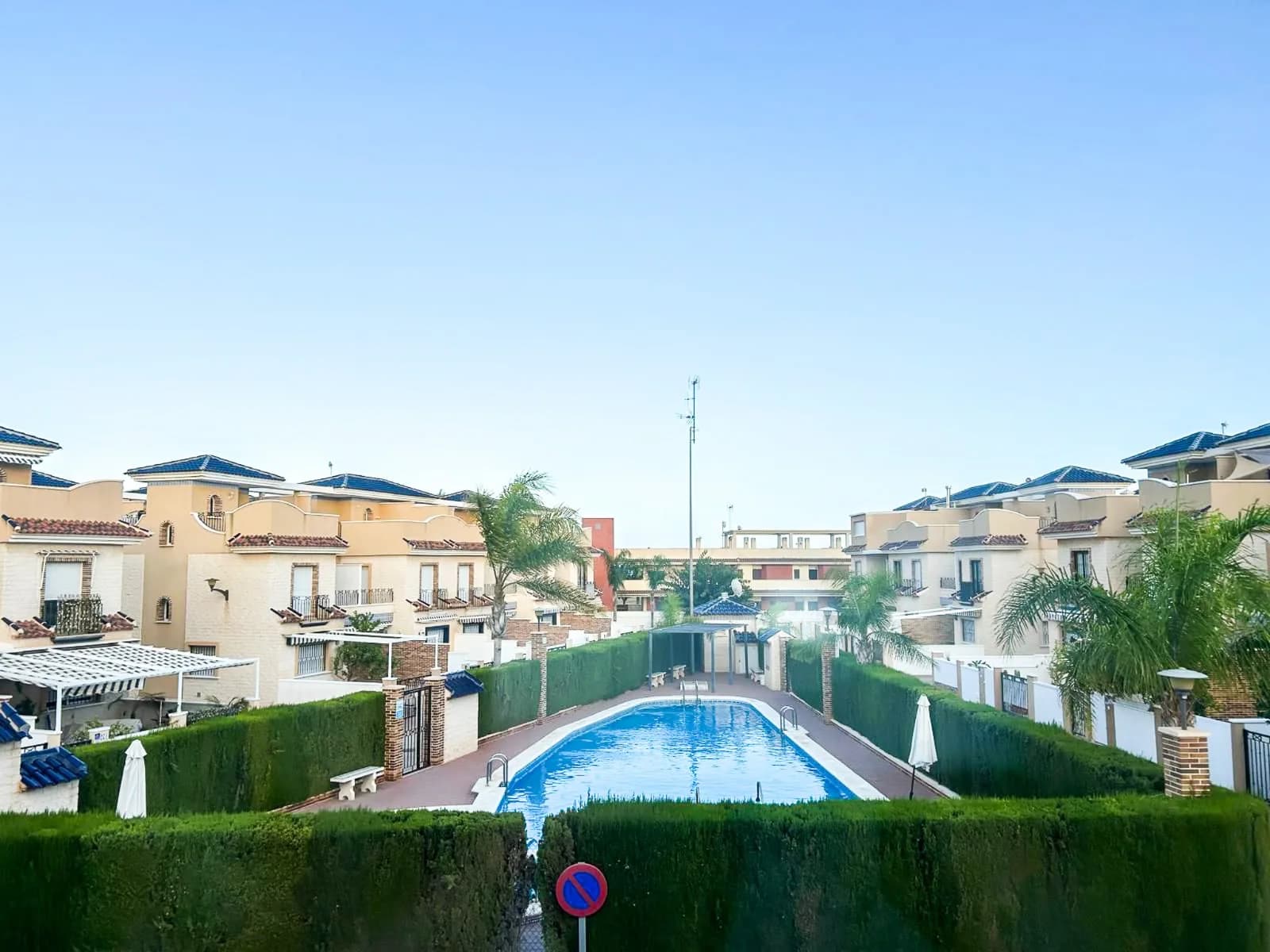 Townhouse de 3 dormitorios en venta en Pilar de la Horadada, Alicante