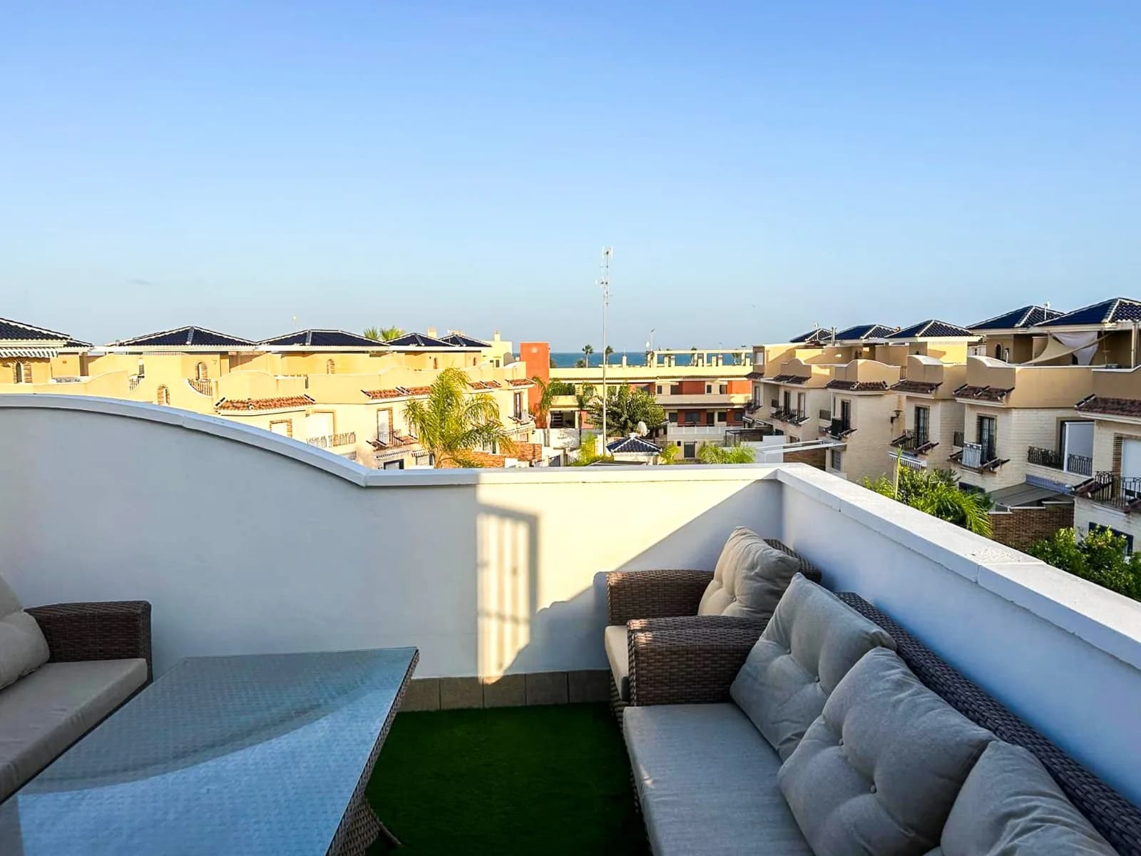 Townhouse de 3 dormitorios en venta en Pilar de la Horadada, Alicante - Image 6