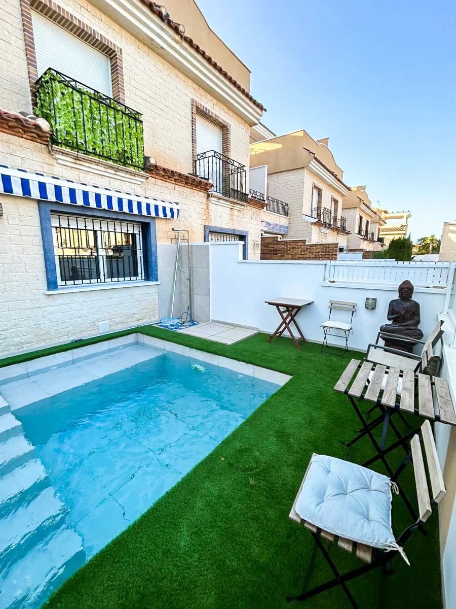 Townhouse de 3 dormitorios en venta en Pilar de la Horadada, Alicante - Image 8
