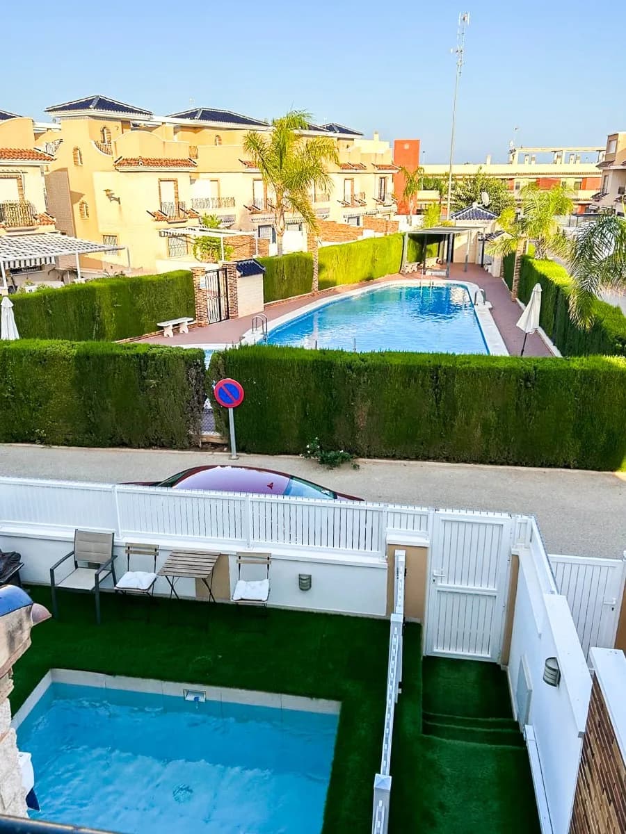 Townhouse de 3 dormitorios en venta en Pilar de la Horadada, Alicante - Image 9