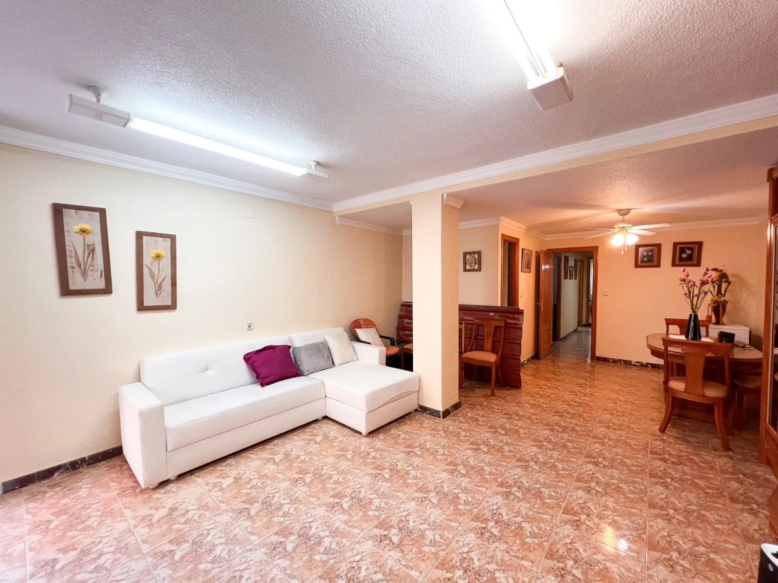 Apartment de 3 dormitorios en venta en Guardamar del Segura, Alicante - Image 4