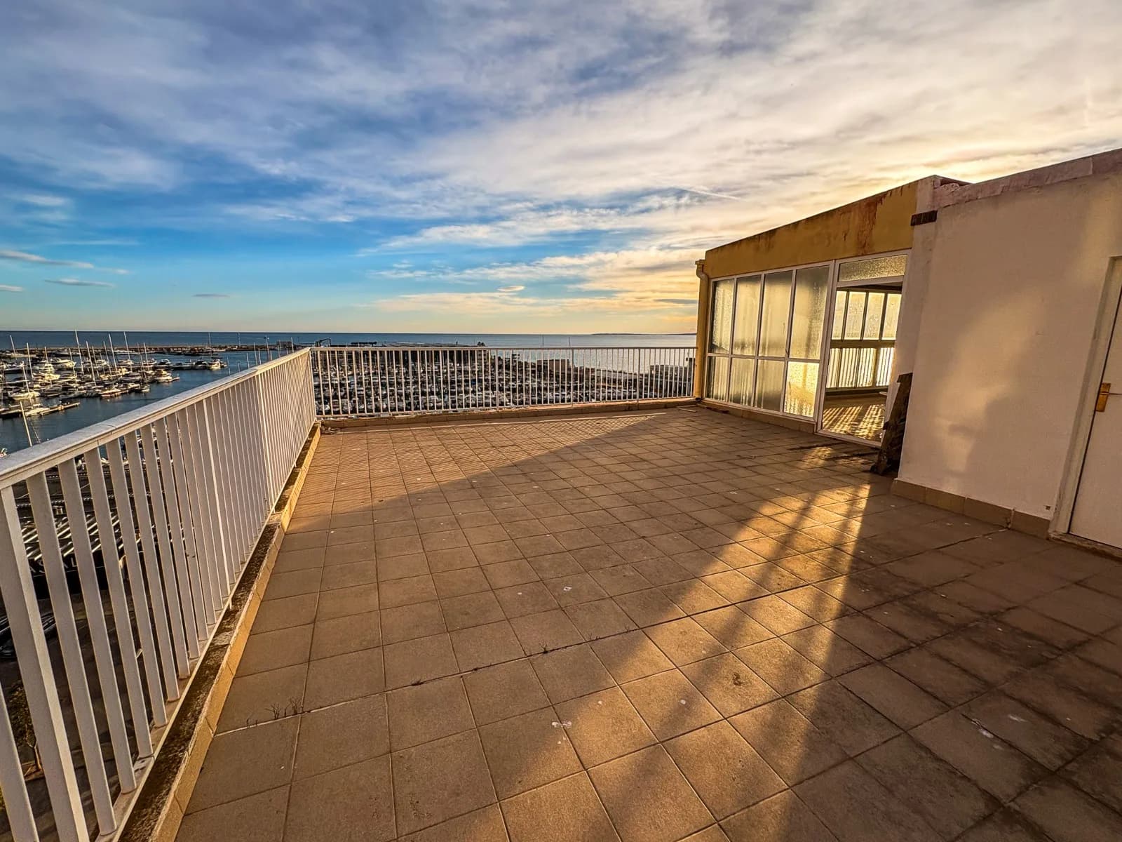 Apartment de 3 dormitorios en venta en Santa Pola, Alicante - Image 3