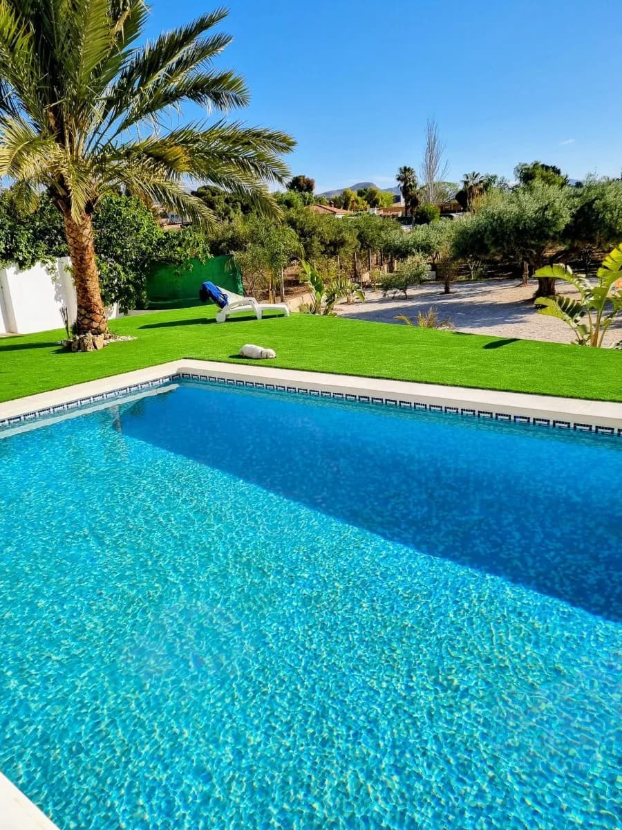Independent Villa In Alicante - Image 4