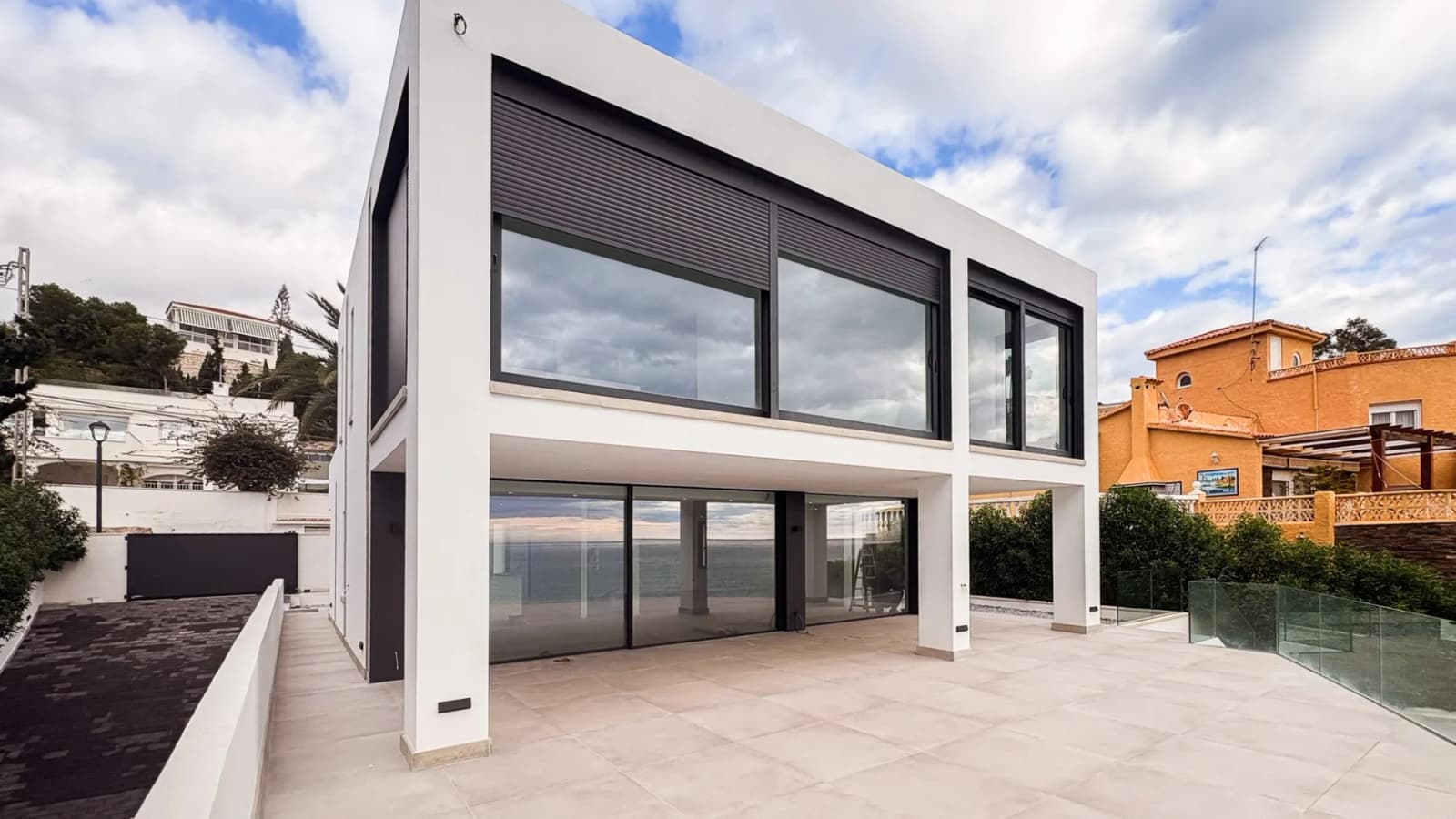 Independent Villa In El Campello - Image 3