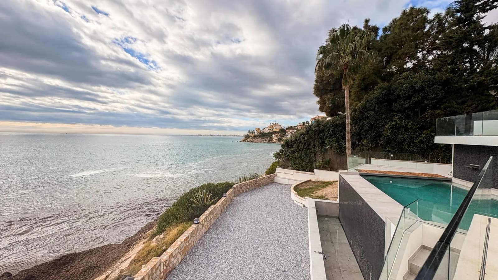 Independent Villa In El Campello - Image 8