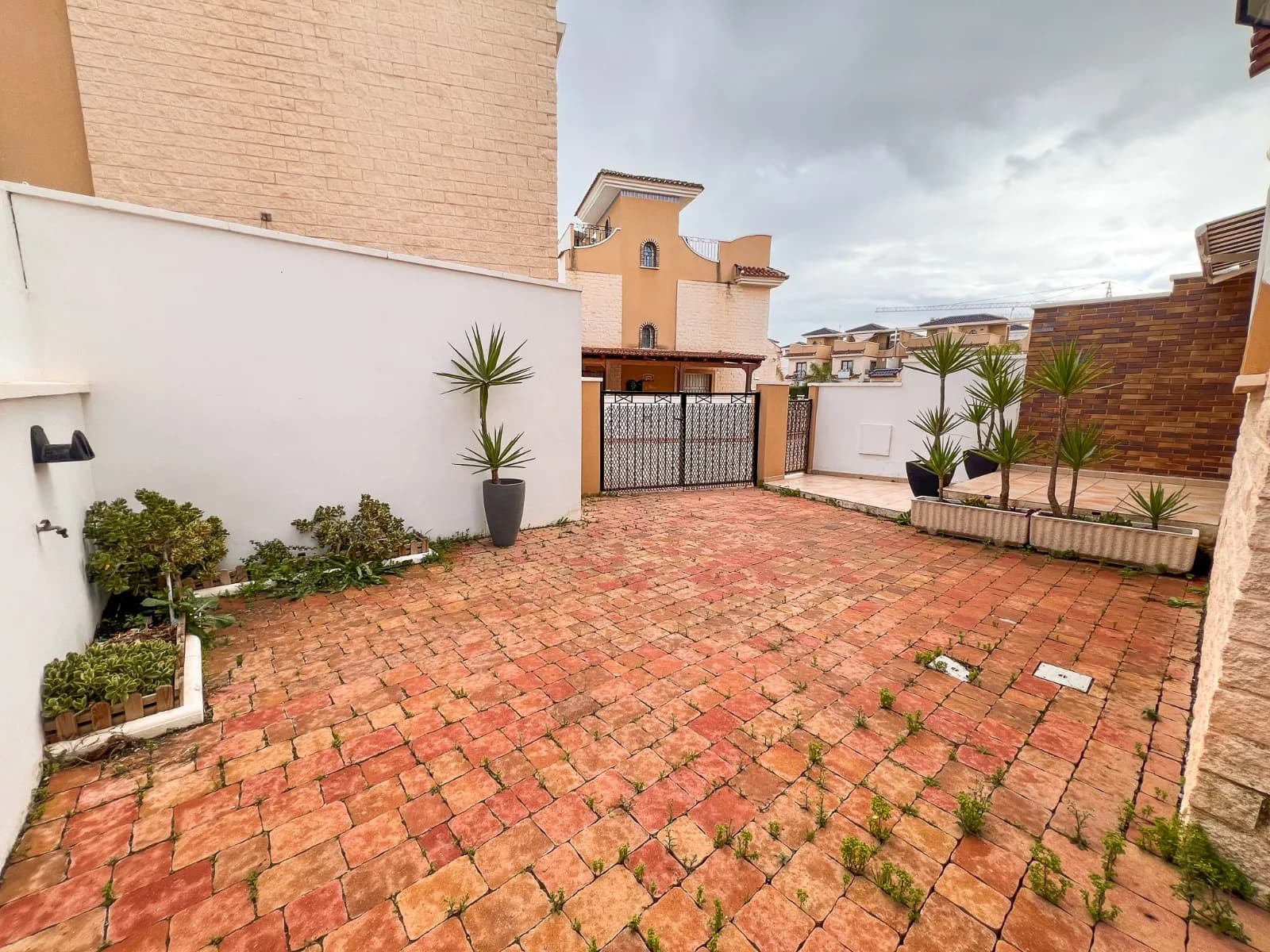 Townhouse de 3 dormitorios en venta en Pilar de la Horadada, Alicante - Image 3