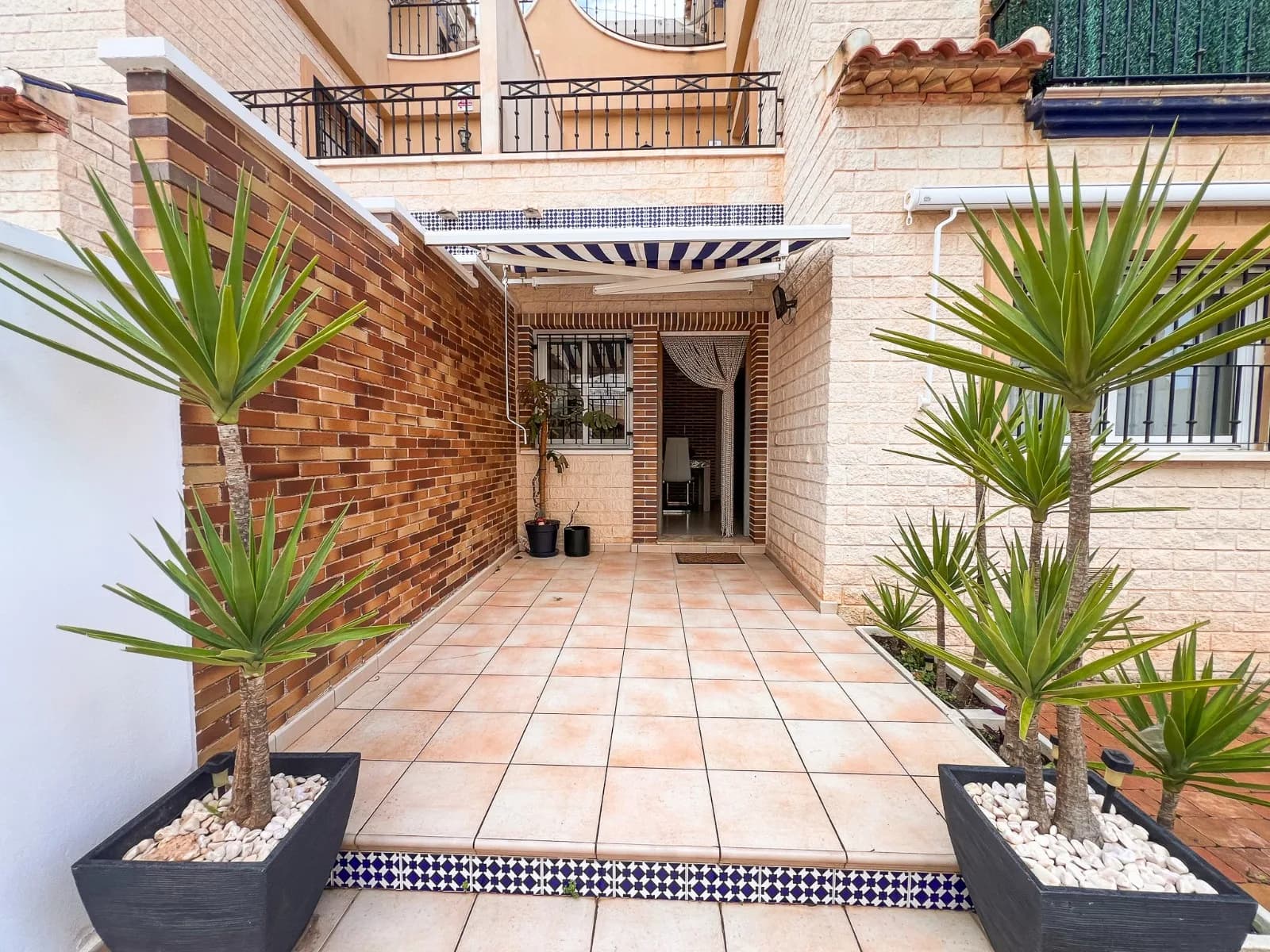 Townhouse de 3 dormitorios en venta en Pilar de la Horadada, Alicante - Image 5