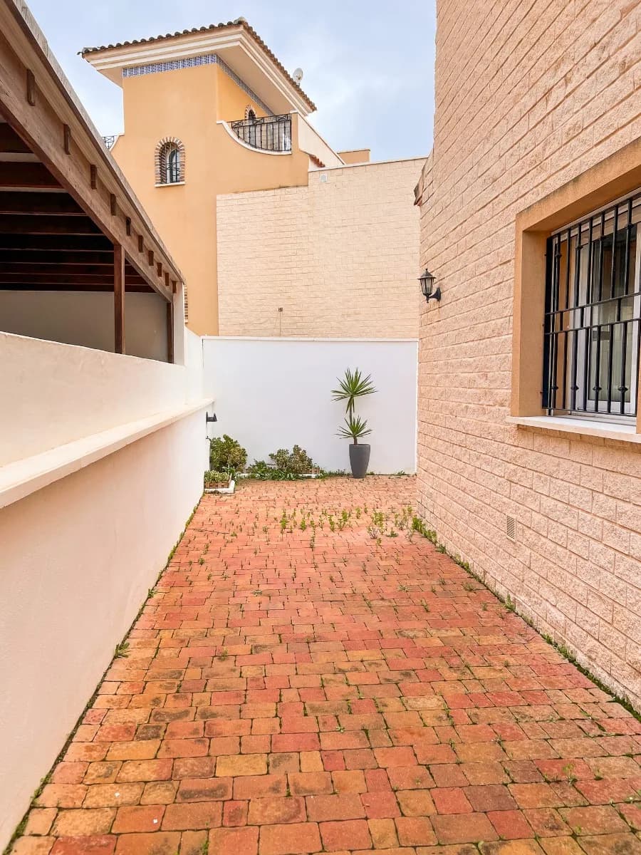 Townhouse de 3 dormitorios en venta en Pilar de la Horadada, Alicante - Image 6