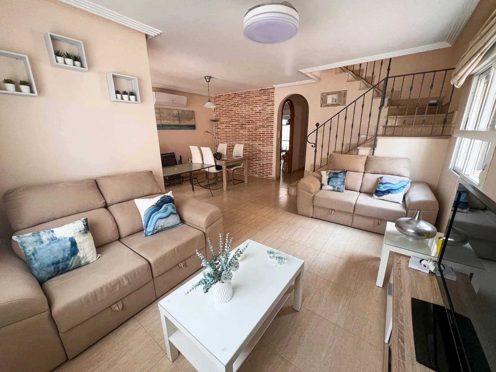 Townhouse de 3 dormitorios en venta en Pilar de la Horadada, Alicante - Image 7