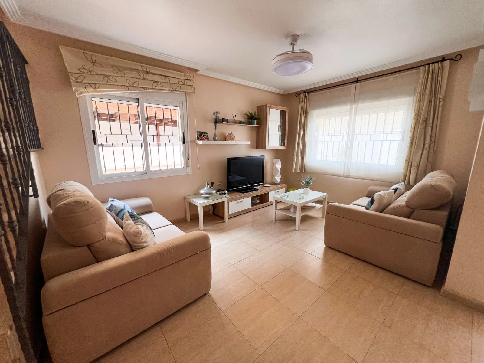 Townhouse de 3 dormitorios en venta en Pilar de la Horadada, Alicante - Image 8