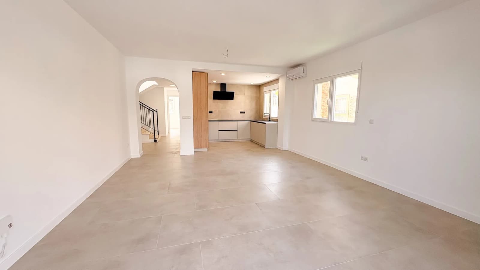 Semi-detached Villa In El Campello - Image 5