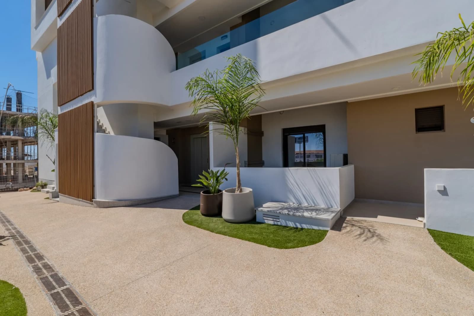 Apartment de 2 dormitorios en venta en Orihuela Costa, Alicante - Image 2