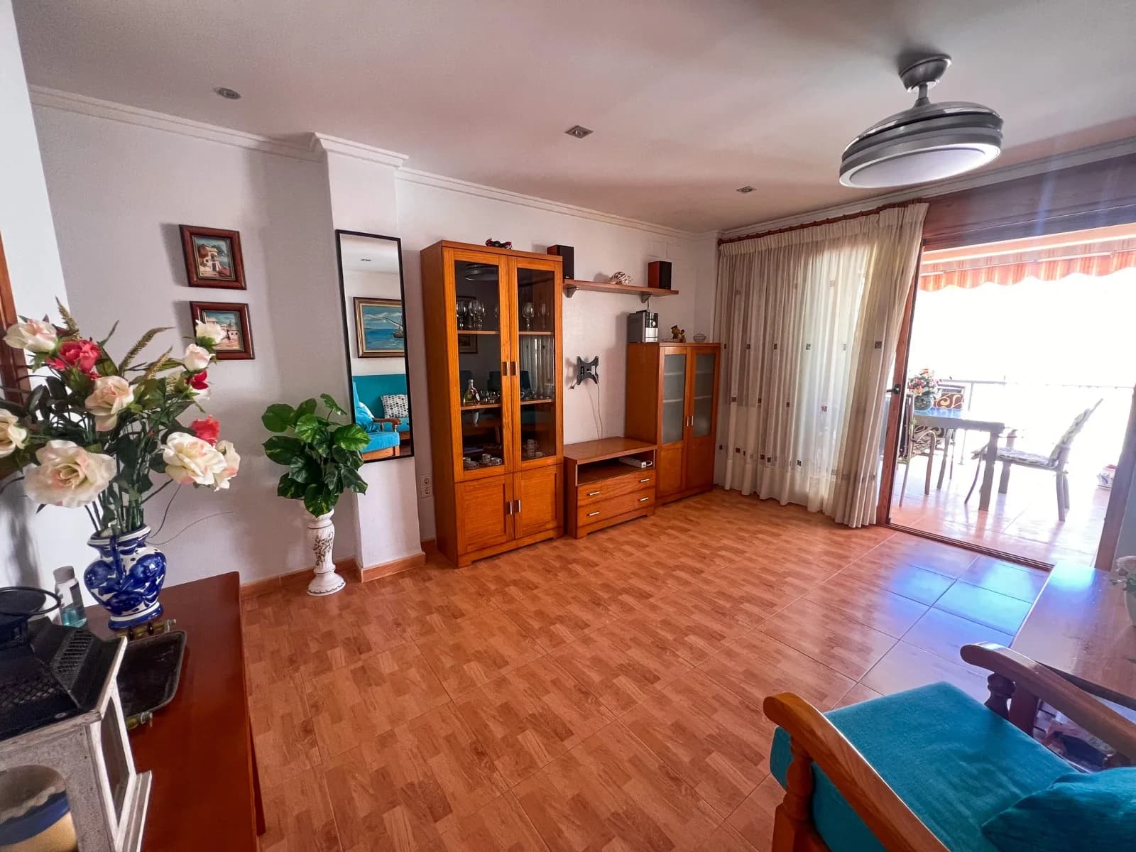 Apartment de 3 dormitorios en venta en Guardamar del Segura, Alicante - Image 2