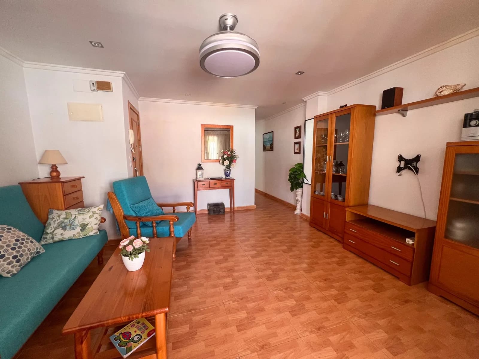 Apartment de 3 dormitorios en venta en Guardamar del Segura, Alicante - Image 4