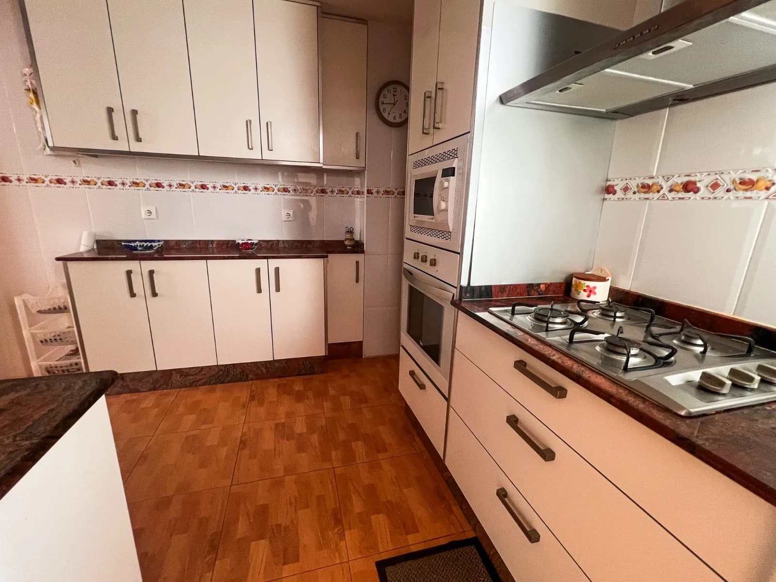 Apartment de 3 dormitorios en venta en Guardamar del Segura, Alicante - Image 8