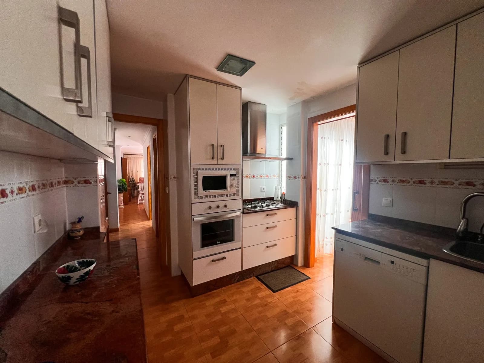 Apartment de 3 dormitorios en venta en Guardamar del Segura, Alicante - Image 9